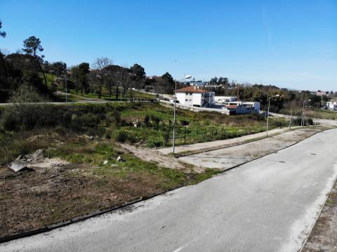 Lote para Construção de prédio - 6 fogos em Mangualde