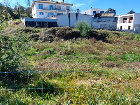 Lote para Construção de prédio - 6 fogos em Mangualde