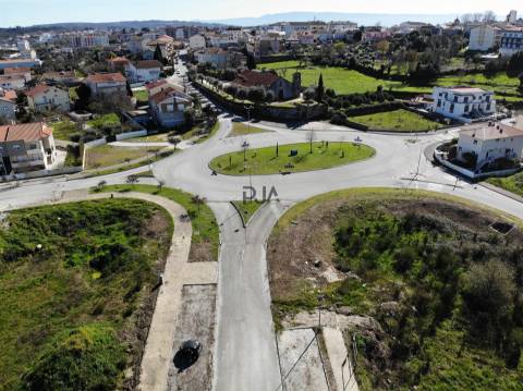 Lote para Construção de prédio - 6 fogos em Mangualde