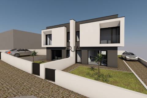 Moradia T2 Geminada em Mangualde