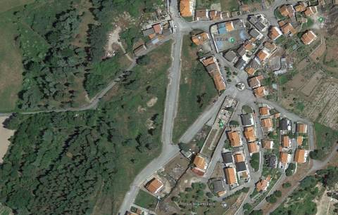 Lotes de terreno para construção de moradias isoladas em Infias