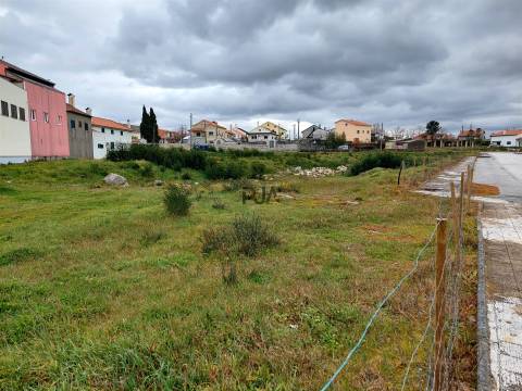 Lotes de terreno para construção de moradias isoladas em Infias