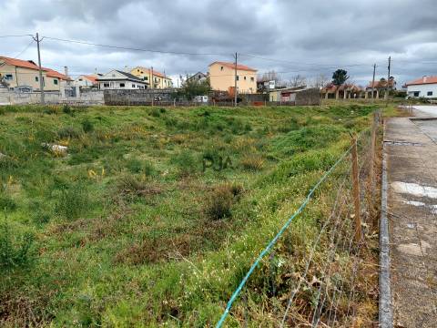 Lotes de terreno para construção de moradias isoladas em Infias