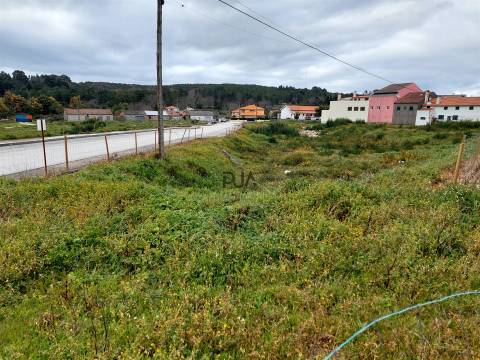 Lotes de terreno para construção de moradias isoladas em Infias