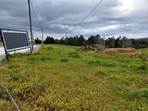 Lotes de terreno para construção de moradias isoladas em Infias