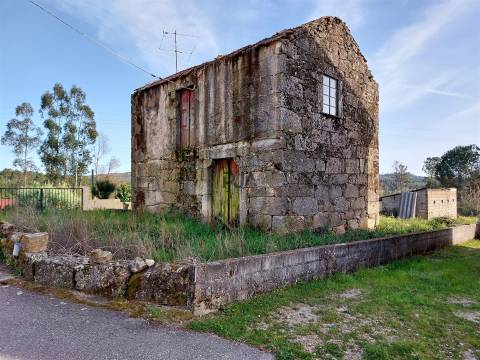 Moradia de granito para reconstrução em Vila Garcia