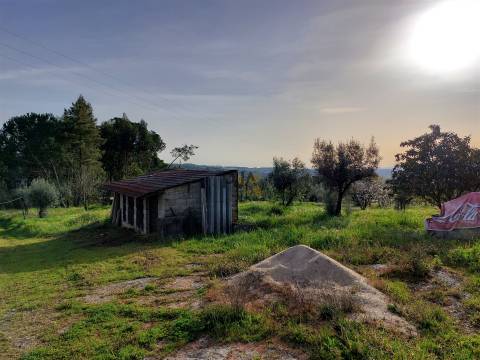 Moradia de granito para reconstrução em Vila Garcia