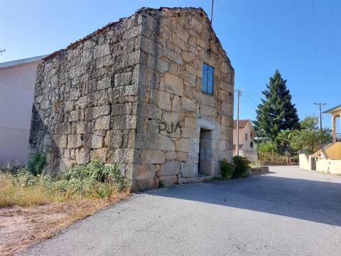 Moradia de granito para reconstrução em Vila Garcia