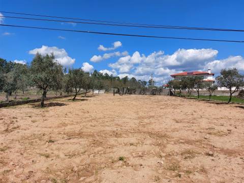 Terreno para construção em Vila Garcia