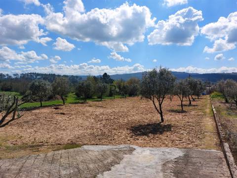 Terreno para construção em Vila Garcia