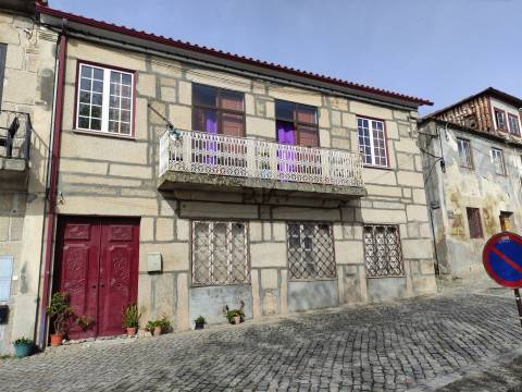 Moradia T4 em granito