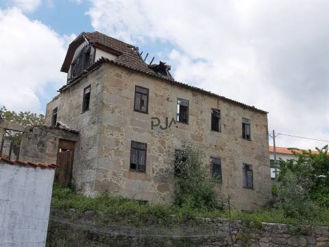 Moradia rústica em Pedra em Fornos de Algodres