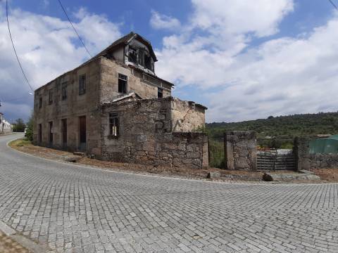 Moradia rústica em Pedra em Fornos de Algodres