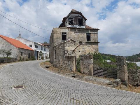Moradia rústica em Pedra em Fornos de Algodres