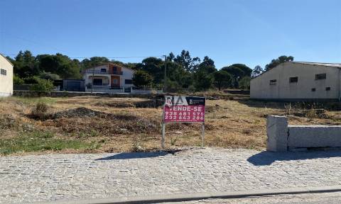 Terreno com viabilidade de Construção