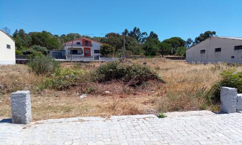 Terreno com viabilidade de Construção