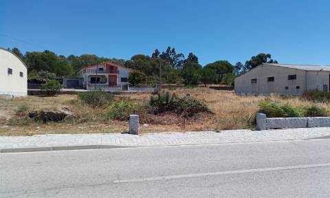 Terreno com viabilidade de Construção