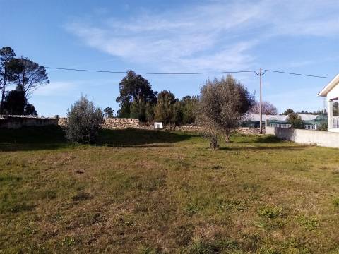 Lote de terreno para construção em Gandufe