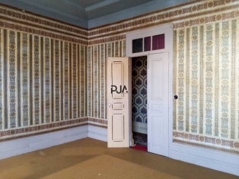 Edifício para restaurar em Mangualde