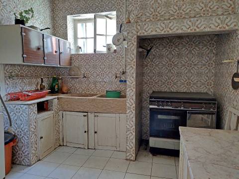 Edifício para restaurar em Mangualde