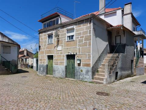 Moradia T2 em Vila Cortês da Serra