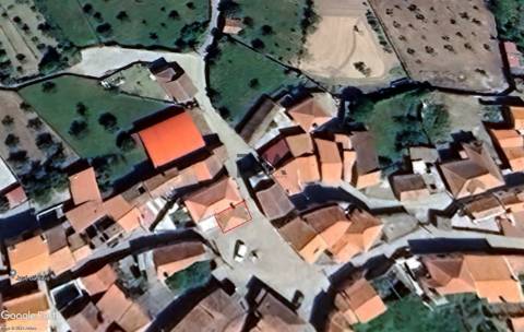 Moradia T2 em Vila Cortês da Serra