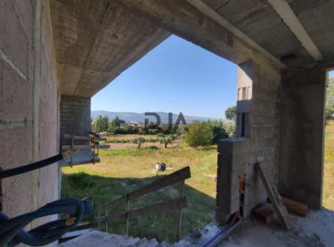 Moradia T3 Isolada em construção