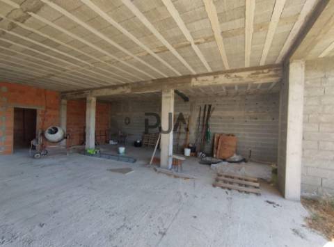 Moradia T3 Isolada em construção