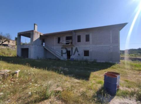 Moradia T3 Isolada em construção