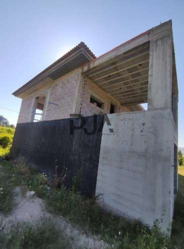 Moradia T3 Isolada em construção