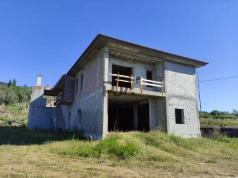 Moradia T3 Isolada em construção