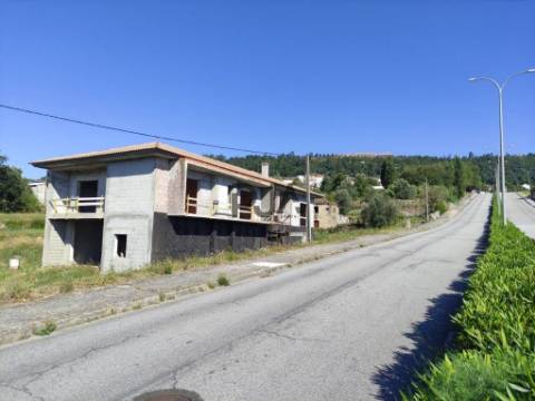 Moradia T3 Isolada em construção