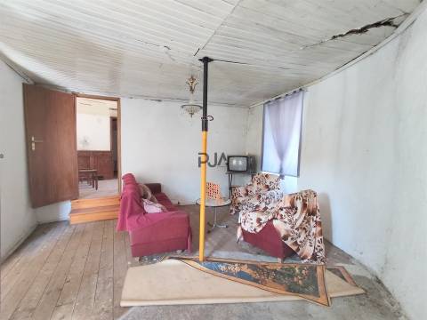 Moradia T3 para recuperar