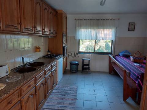 Moradia isolada T5 em Penalva do Castelo