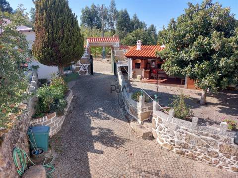 Moradia isolada T5 em Penalva do Castelo