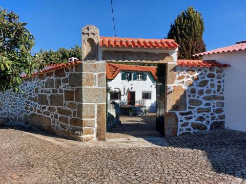 Moradia isolada T5 em Penalva do Castelo