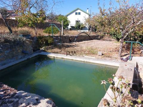 Moradia isolada T5 em Penalva do Castelo