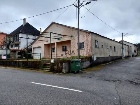 Edifício par 3 habitações em Gradiz, Aguiar da beira