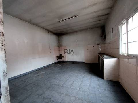 Edifício par 3 habitações em Gradiz, Aguiar da beira