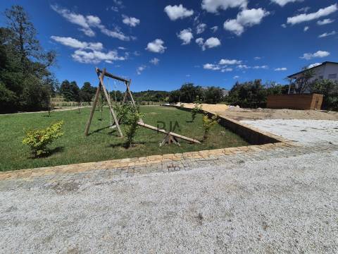 Terreno para construção de prédio com 6 fogos em Viseu