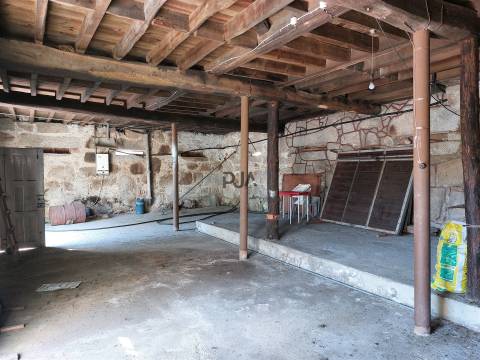 Moradia Rústica T5 em Fornos de Algodres