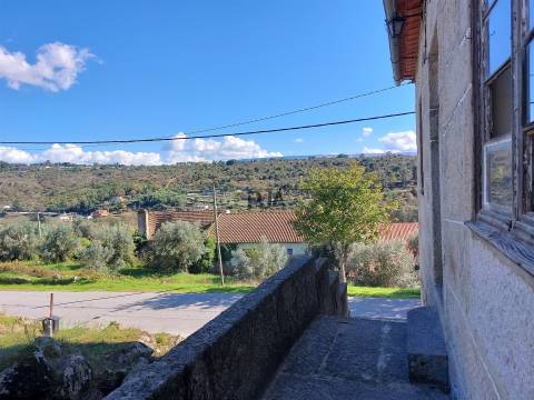 Moradia Rústica T5 em Fornos de Algodres