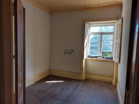 Moradia Rústica T5 em Fornos de Algodres