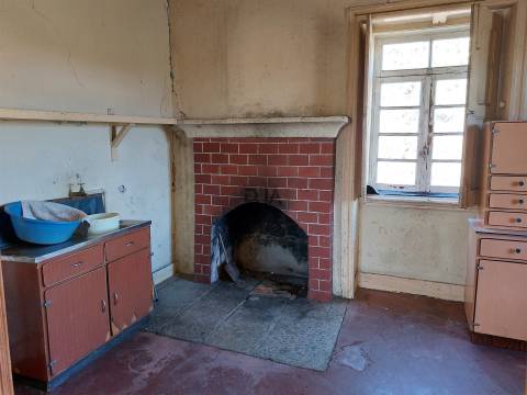 Moradia Rústica T5 em Fornos de Algodres