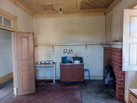 Moradia Rústica T5 em Fornos de Algodres