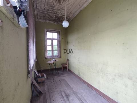 Moradia T5 para Recuperar em Quinta da Ponte