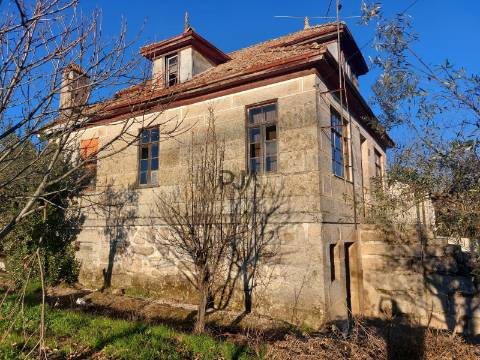 Moradia T5 para Recuperar em Quinta da Ponte