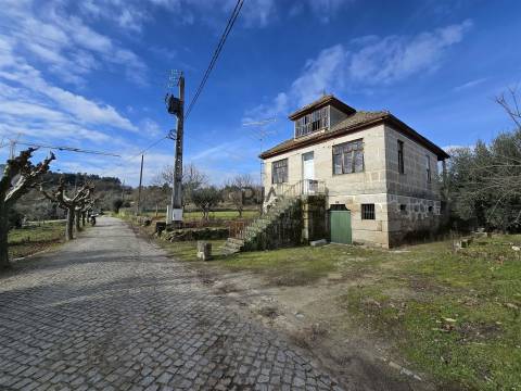Moradia T5 para Recuperar em Quinta da Ponte