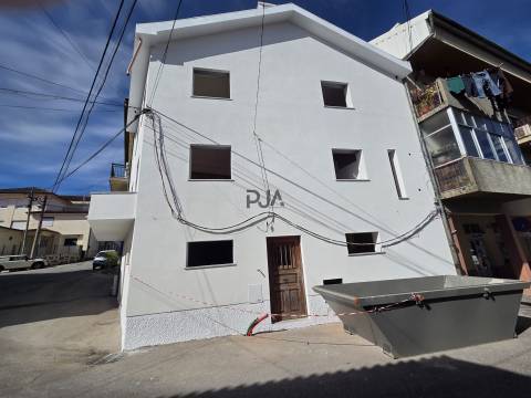 Prédio totalmente remodelado em Abraveses