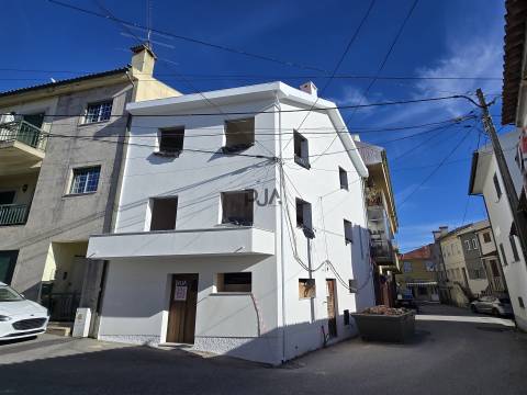 Prédio totalmente remodelado em Abraveses